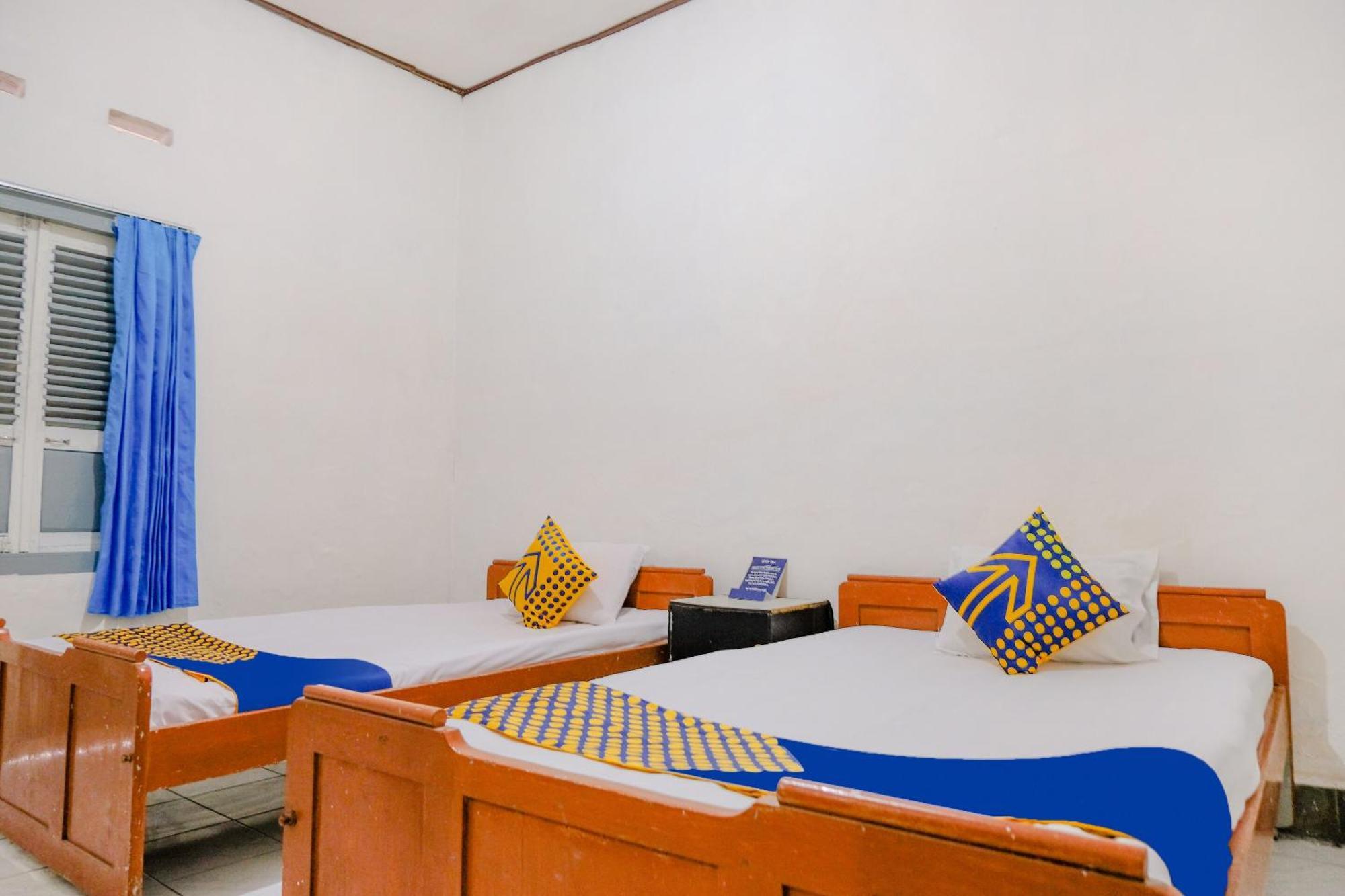 Oyo Life 2638 Hotel Raya Sarangan Extérieur photo