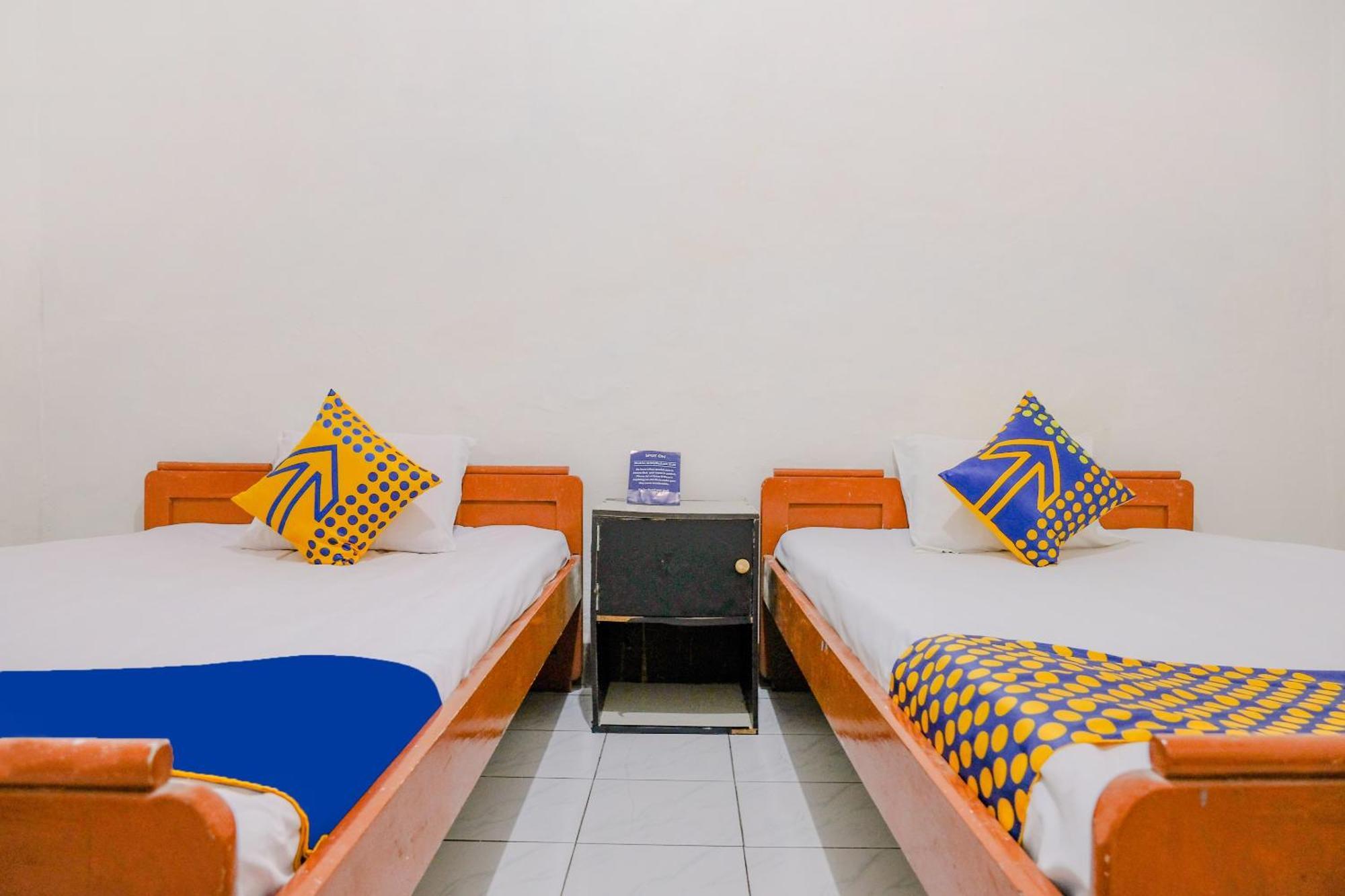 Oyo Life 2638 Hotel Raya Sarangan Extérieur photo