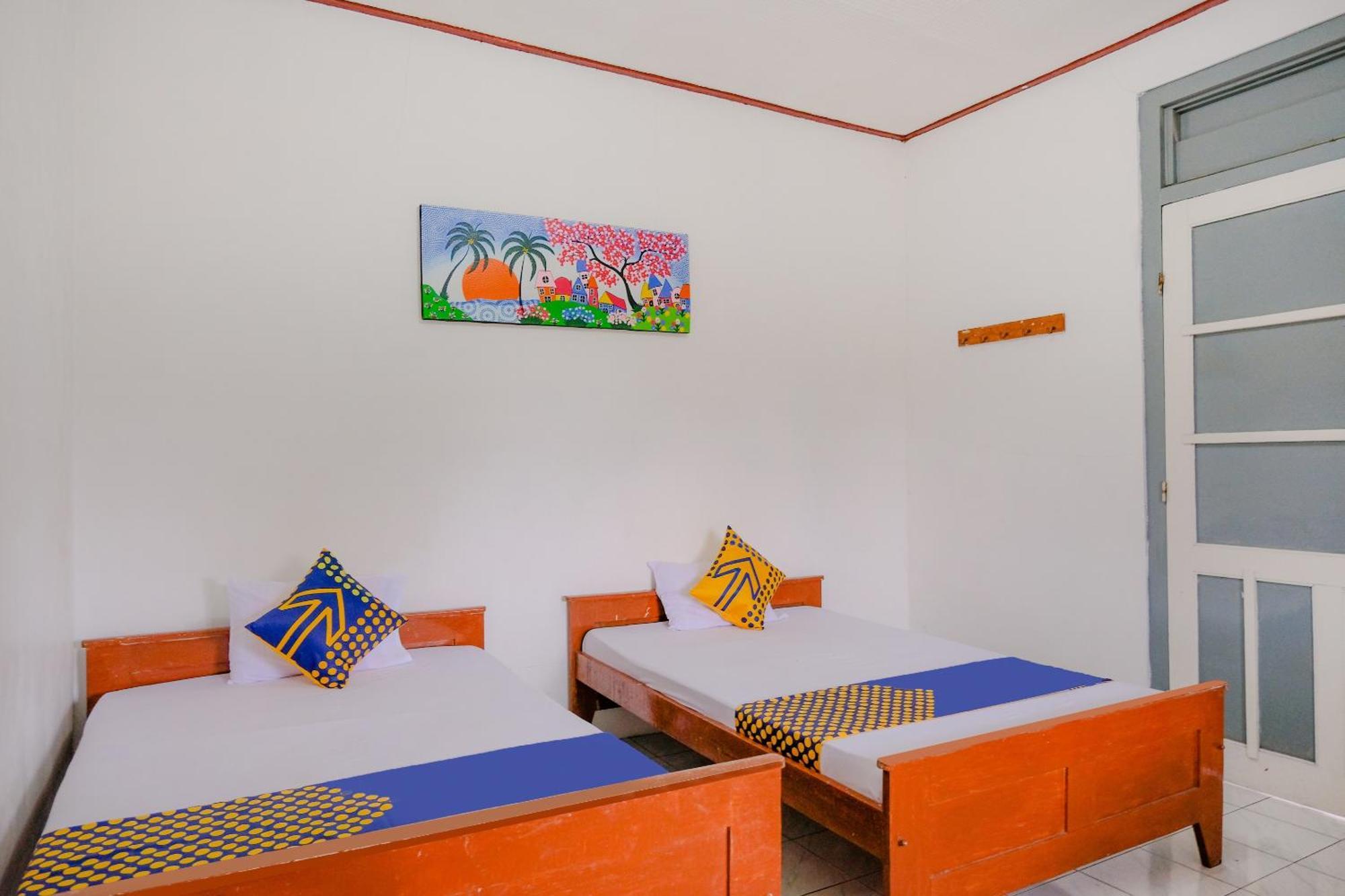 Oyo Life 2638 Hotel Raya Sarangan Extérieur photo