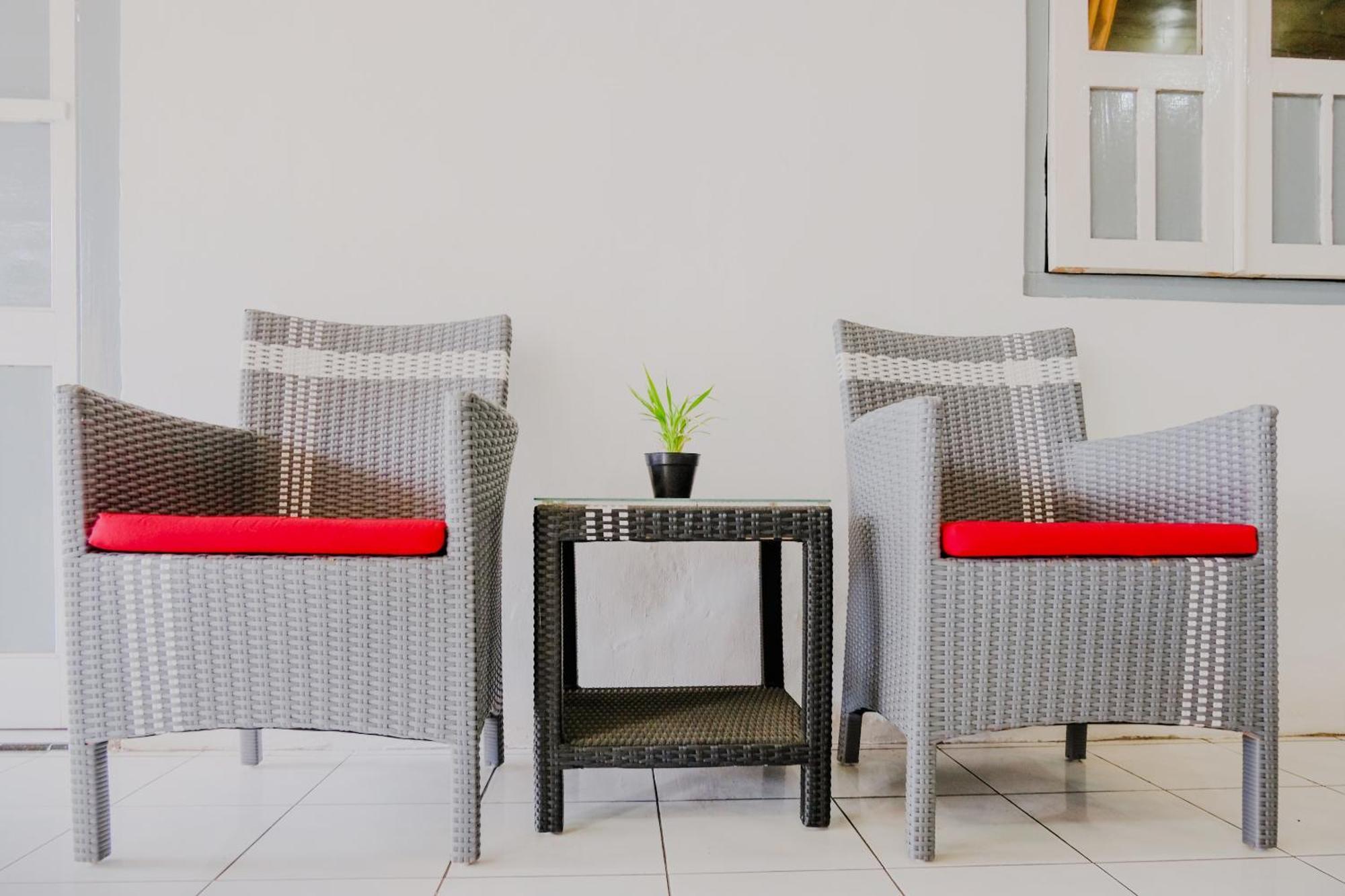 Oyo Life 2638 Hotel Raya Sarangan Extérieur photo