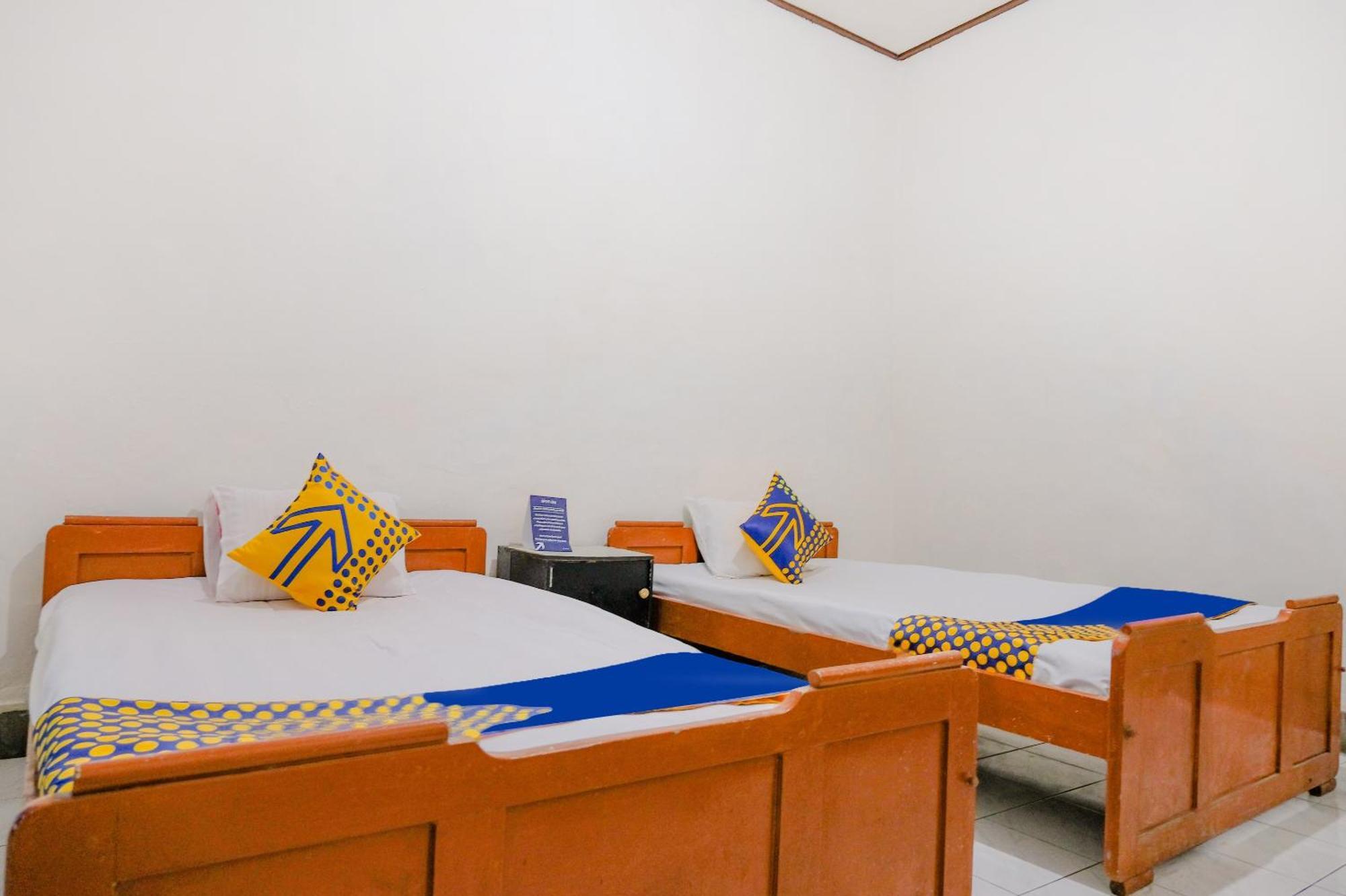 Oyo Life 2638 Hotel Raya Sarangan Extérieur photo